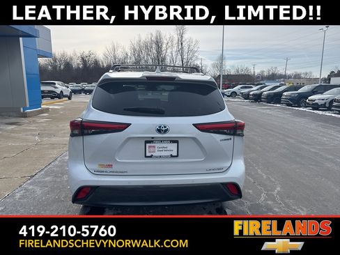 Used 2022 Toyota Highlander Limited image 3