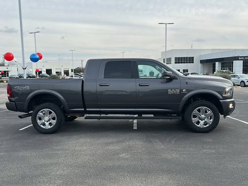 Used 2018 RAM 2500 Laramie w/ Sport Appearance Group image 9