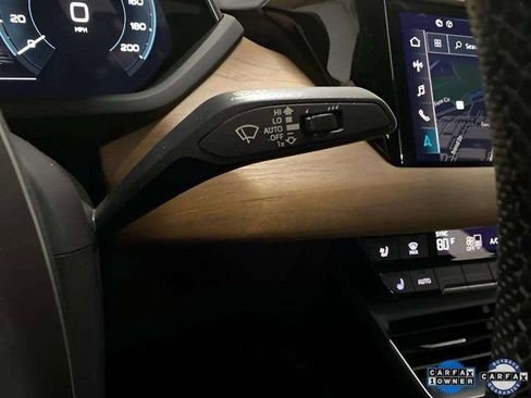 Used 2022 Audi e-tron GT Premium Plus image 35