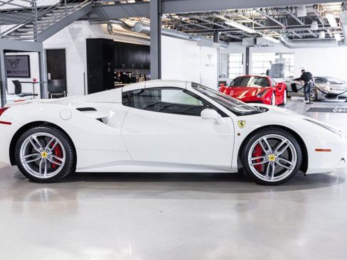 Used 2018 Ferrari 488 Spider RWD image 7