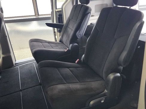Used 2012 Dodge Grand Caravan SXT FWD image 23