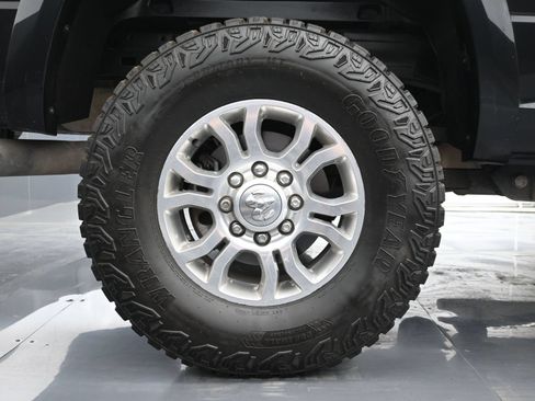 Used 2018 RAM 2500 Laramie w/ Off Road Package AWD/4WD image 18