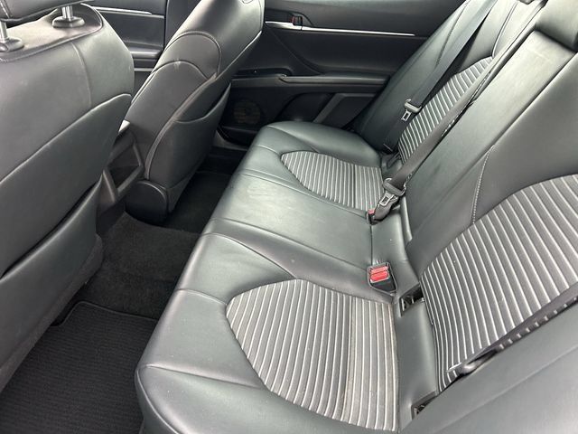 Used 2018 Toyota Camry SE w/ Convenience Package FWD image 17