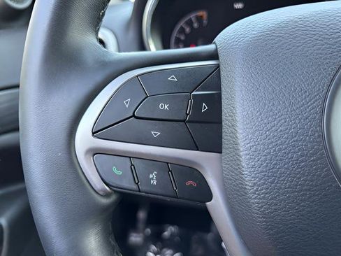 Used 2021 Jeep Grand Cherokee Laredo X AWD/4WD image 18