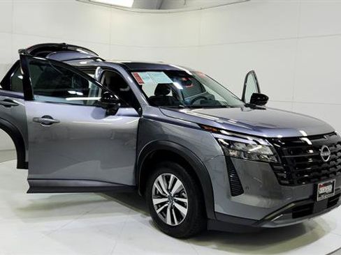 Certified 2026 Nissan Pathfinder SL FWD image 29