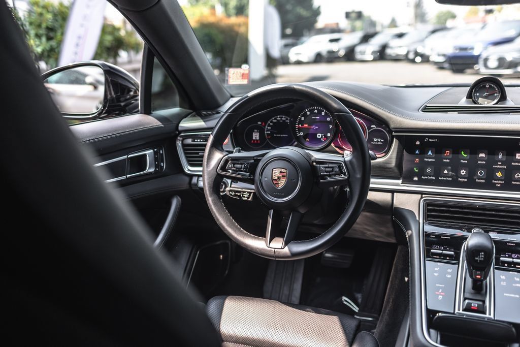 Used 2023 Porsche Panamera 4 Platinum Edition AWD/4WD image 18