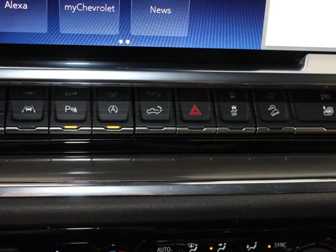 Used 2024 Chevrolet Silverado 1500 High Country w/ Technology Package AWD/4WD image 49