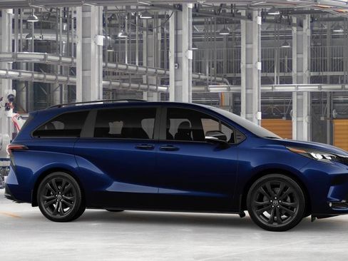 New 2026 Toyota Sienna XSE image 13