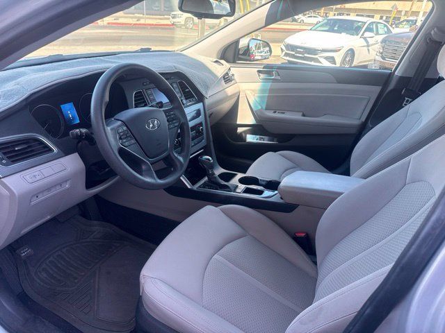 Used 2015 Hyundai Sonata SE w/ Option Group 02 FWD image 6