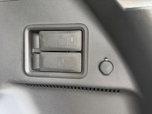 Used 2022 Chevrolet Equinox LT image 45