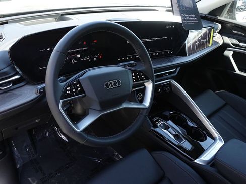 Used 2025 Audi Q5 Prestige image 11