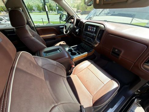 Used 2017 Chevrolet Silverado 1500 High Country AWD/4WD image 11
