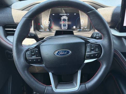 Used 2025 Ford Explorer ST-Line w/ ST-Line Street Pack AWD/4WD image 21