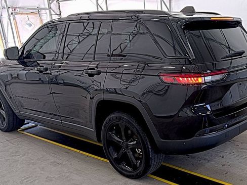 Certified 2023 Jeep Grand Cherokee Altitude image 20