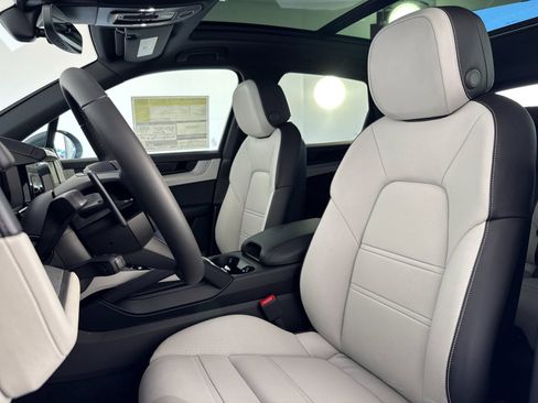 New 2026 Porsche Cayenne S image 5