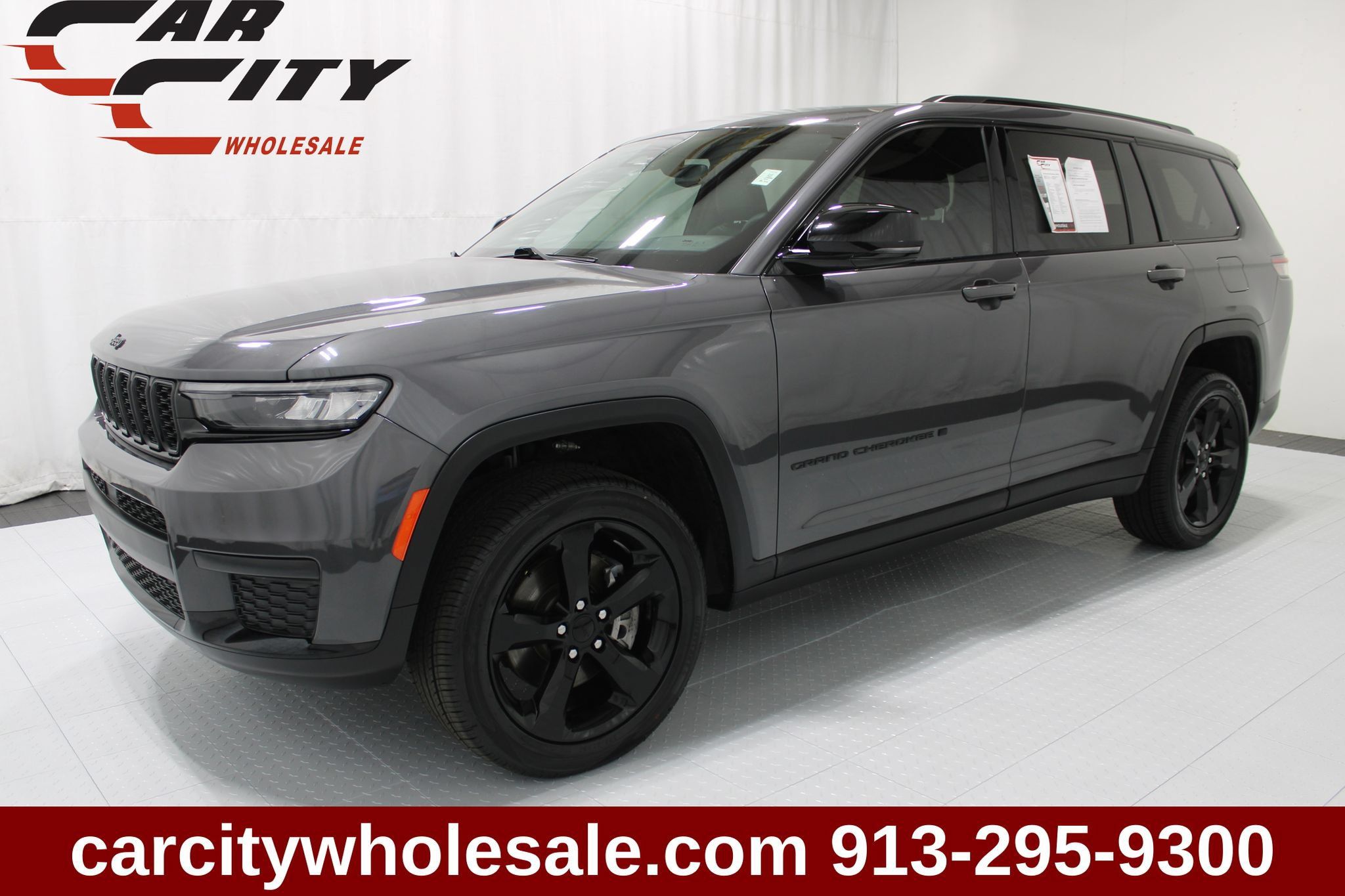 Used 2023 Jeep Grand Cherokee L Laredo AWD/4WD image 1