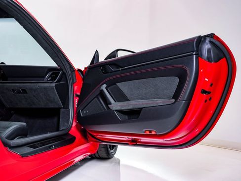 Certified 2025 Porsche 911 Carrera GTS RWD image 17