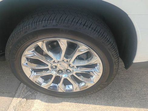 Used 2023 Chevrolet Suburban Premier AWD/4WD image 8