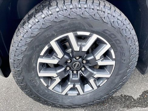Used 2022 Nissan Frontier SV AWD/4WD image 7