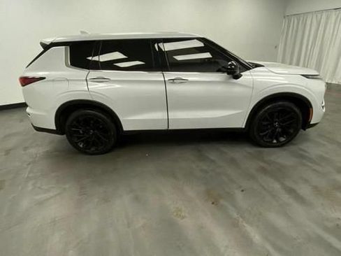 Used 2023 Mitsubishi Outlander SE Black Edition AWD/4WD image 8