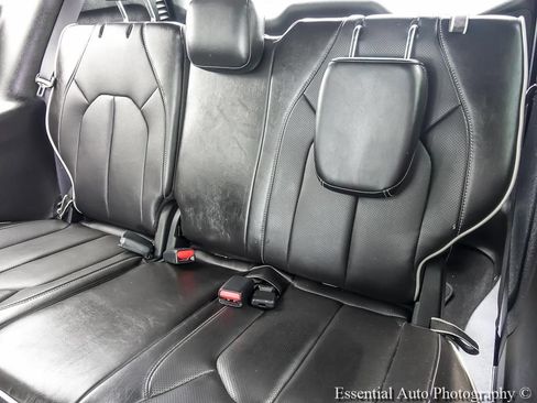 Used 2026 Chrysler Pacifica Limited FWD image 15