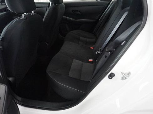 Used 2024 Nissan Sentra SV FWD image 10