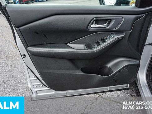 Used 2024 Nissan Rogue SV FWD image 46