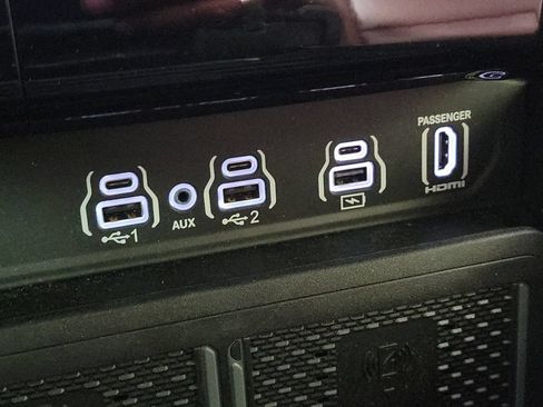 Used 2025 RAM 1500 Limited AWD/4WD image 22