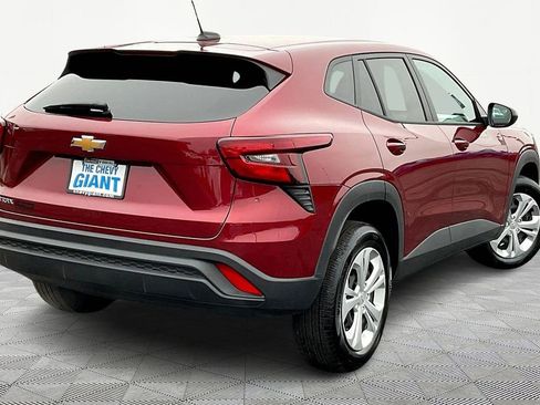 Used 2025 Chevrolet Trax LS image 7