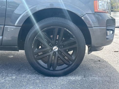 Used 2017 Ford Expedition EL Platinum image 12
