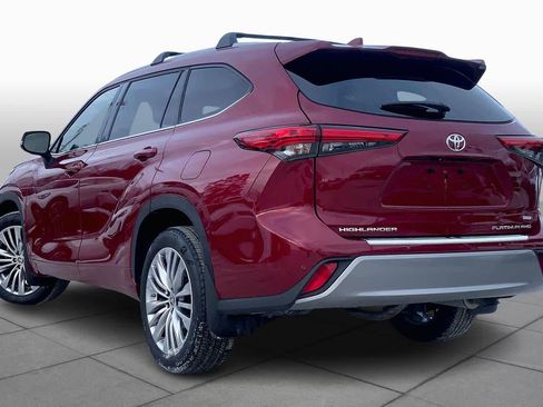 Used 2023 Toyota Highlander Platinum image 12
