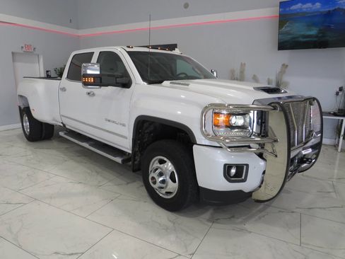 Used 2019 GMC Sierra 3500 Denali w/ Duramax Plus Package AWD/4WD image 1