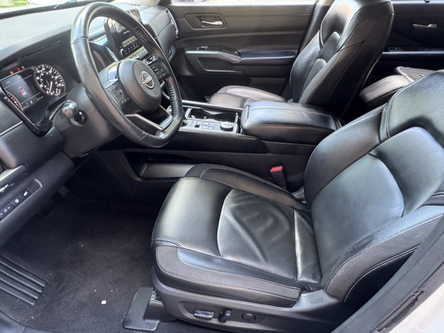 Used 2023 Nissan Pathfinder SL AWD/4WD image 36