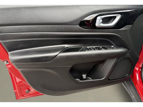 Used 2023 Jeep Compass Altitude image 22