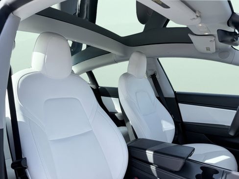 Used 2021 Tesla Model 3 Standard Range Plus image 45