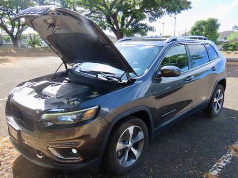 Used 2021 Jeep Cherokee Limited w/ Elite Package FWD image 32
