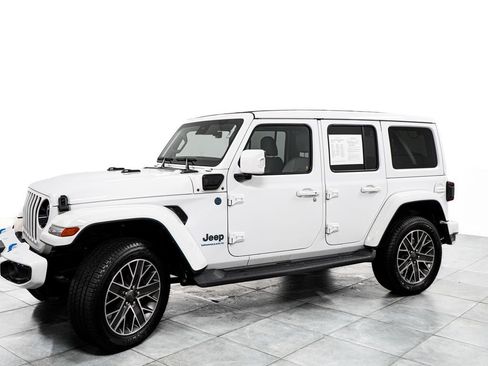 Used 2023 Jeep Wrangler Unlimited Sahara AWD/4WD image 4