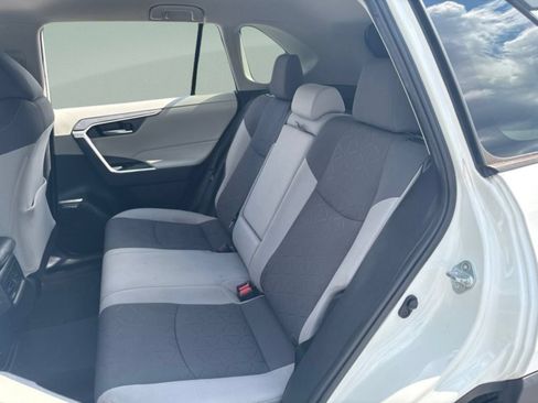 Used 2020 Toyota RAV4 XLE FWD image 21