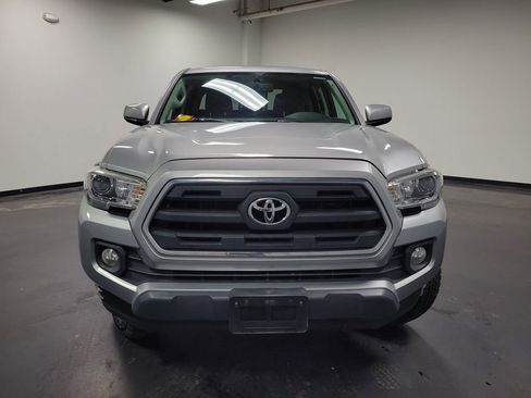 Used 2016 Toyota Tacoma SR5 image 2