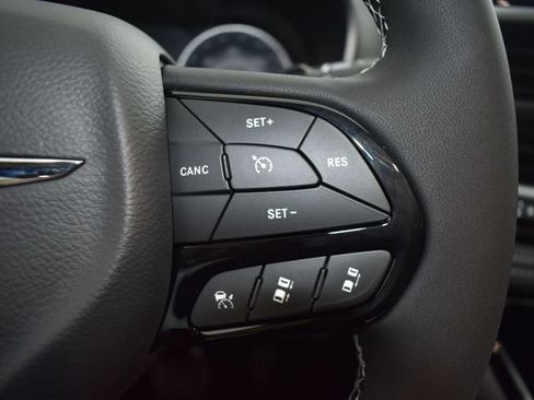 New 2026 Chrysler Pacifica Limited w/ S Appearance Package AWD/4WD image 18