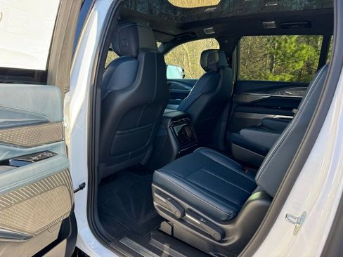 New 2025 Cadillac Escalade IQ Luxury 2 image 24