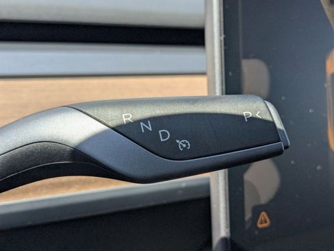 Used 2021 Tesla Model Y Performance image 14