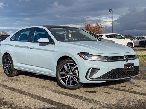 New 2026 Volkswagen Jetta SE image 3