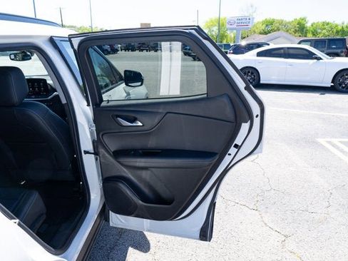 Used 2024 Chevrolet Blazer LT AWD/4WD image 12