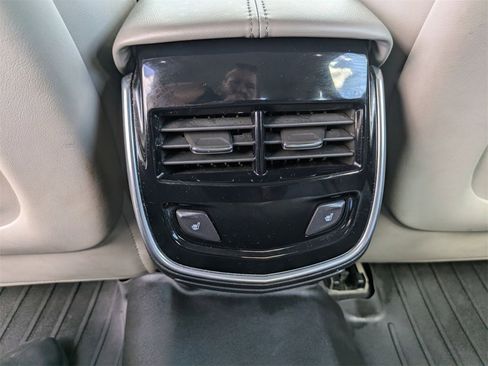 Used 2014 Cadillac XTS Luxury image 31