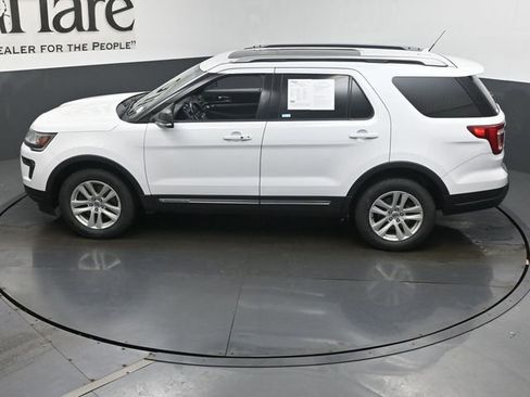 Used 2019 Ford Explorer XLT w/ Equipment Group 202A AWD/4WD image 44