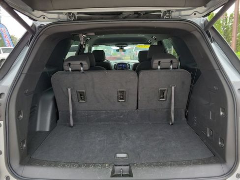 Used 2023 Chevrolet Traverse LT AWD/4WD image 8