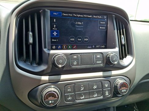 Used 2021 Chevrolet Colorado Z71 AWD/4WD image 16