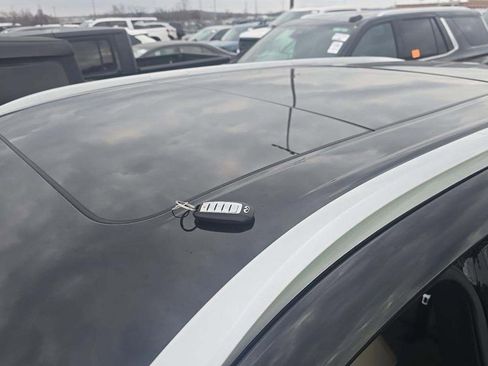 Used 2023 INFINITI QX60 Luxe w/ Vision Package image 4