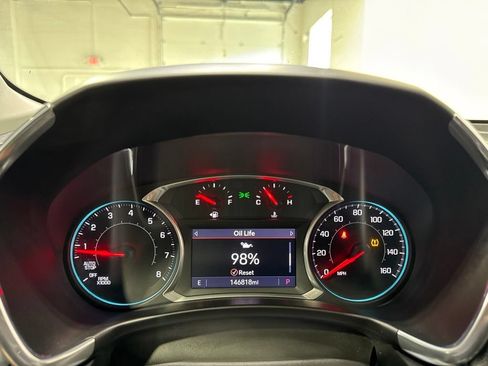 Used 2019 Chevrolet Equinox LT w/ Sun & Navigation Package AWD/4WD image 12